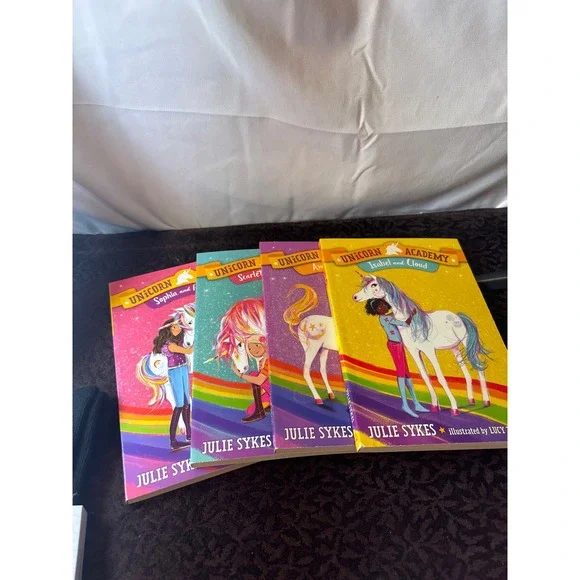 Unicorn Academy books 1-4 Rainbow Adventure - Picture 5 of 5
